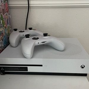Xbox one s with 2 controllers